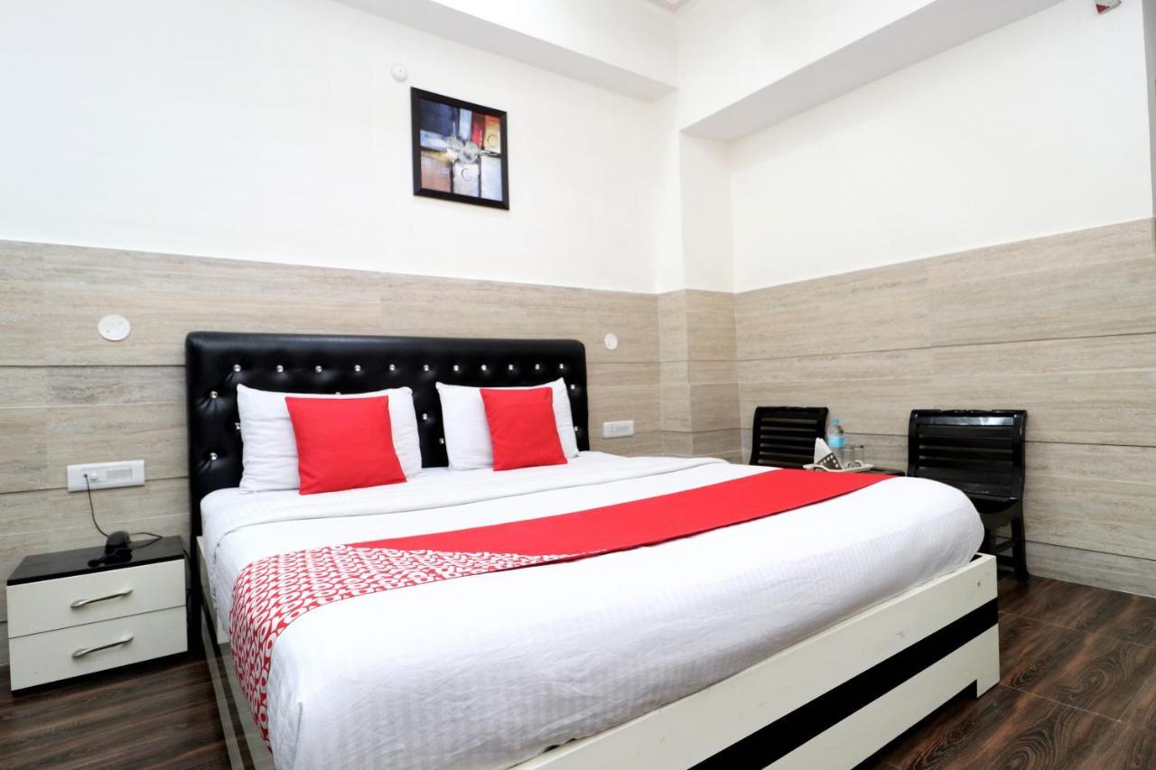 Oyo 30848 Hotel Signature Firozpur Eksteriør billede